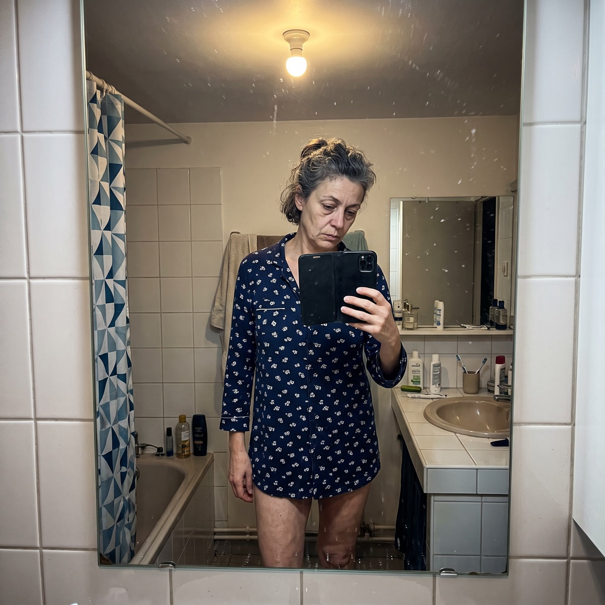 Le soir, dans le miroir